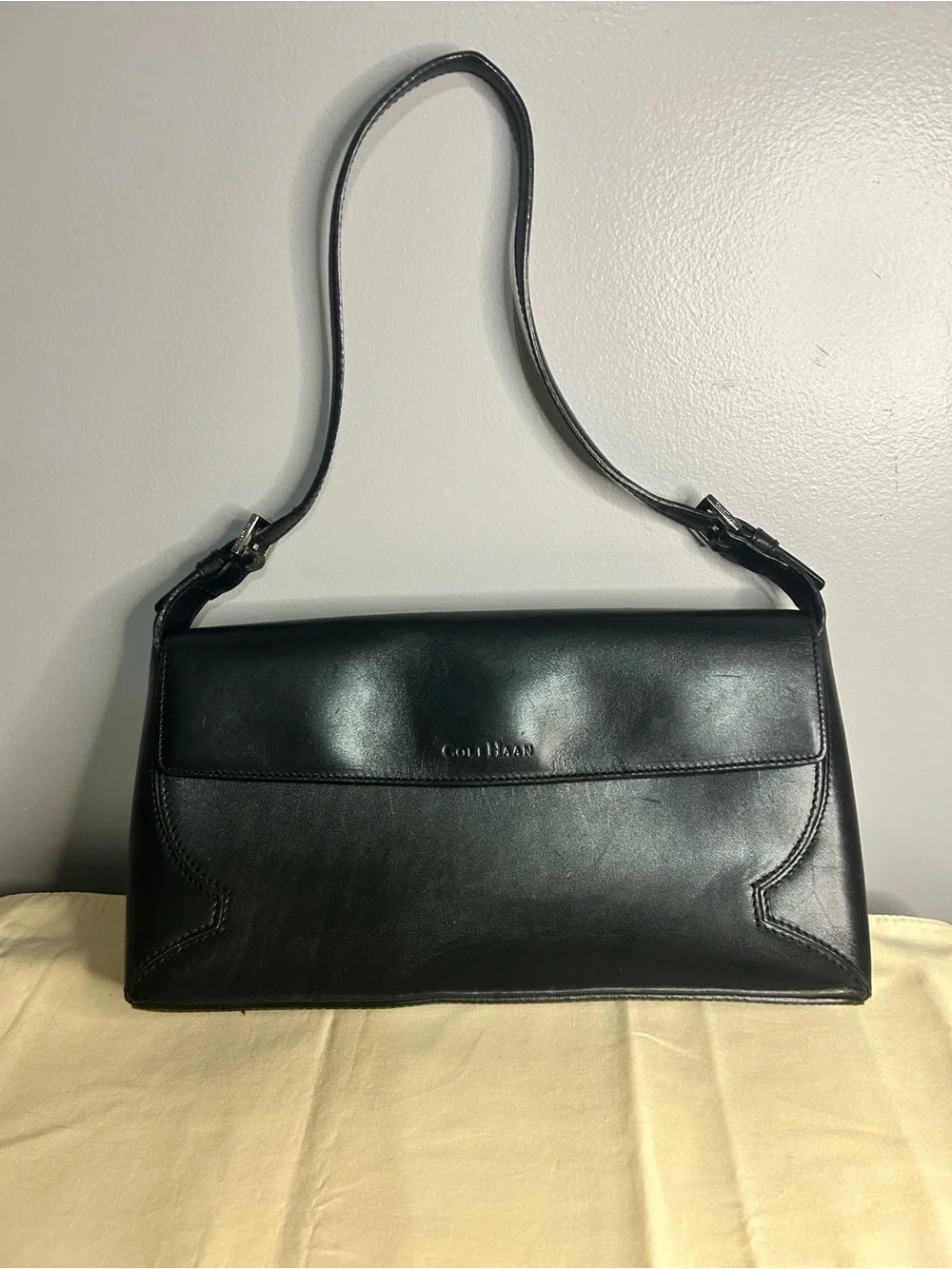 VTG Cole Haan Shoulder Bag Sleek Leather Minimalist Adjustable Strap Black Lined